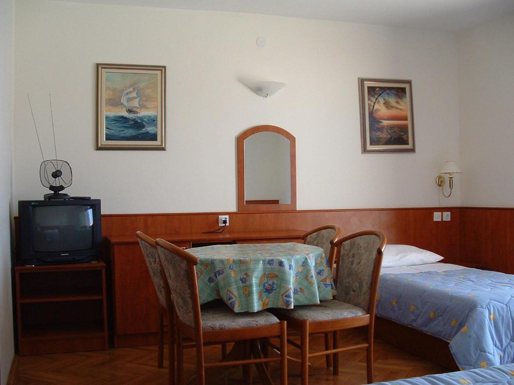 Apartments Mladina Mimice Cameră foto